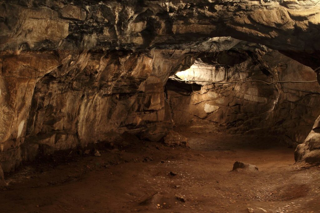 Талдинские пещеры
